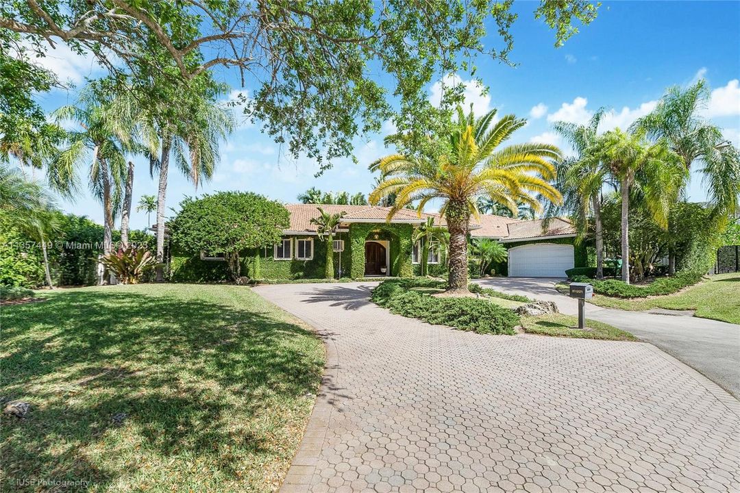 Front view circular driveway