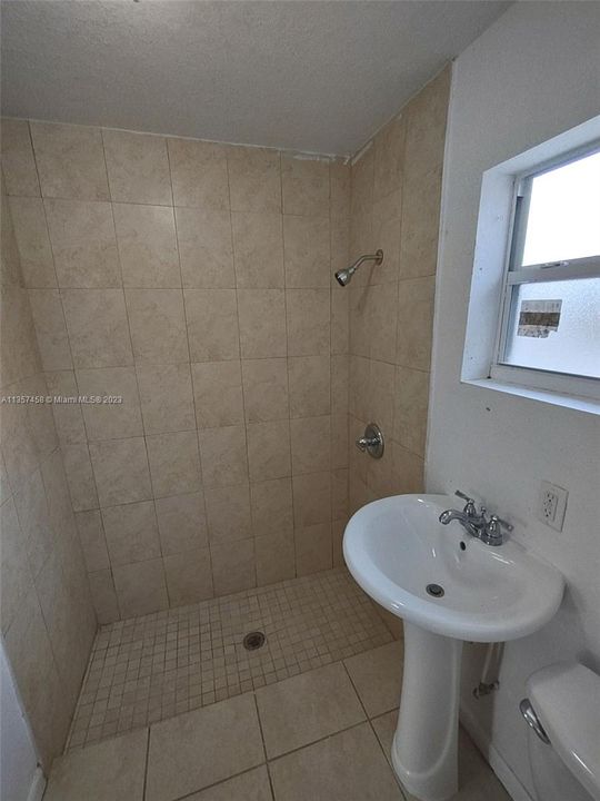 Недавно арендовано: $2,500 (3 спален, 2 ванн, 1696 Квадратных фут)