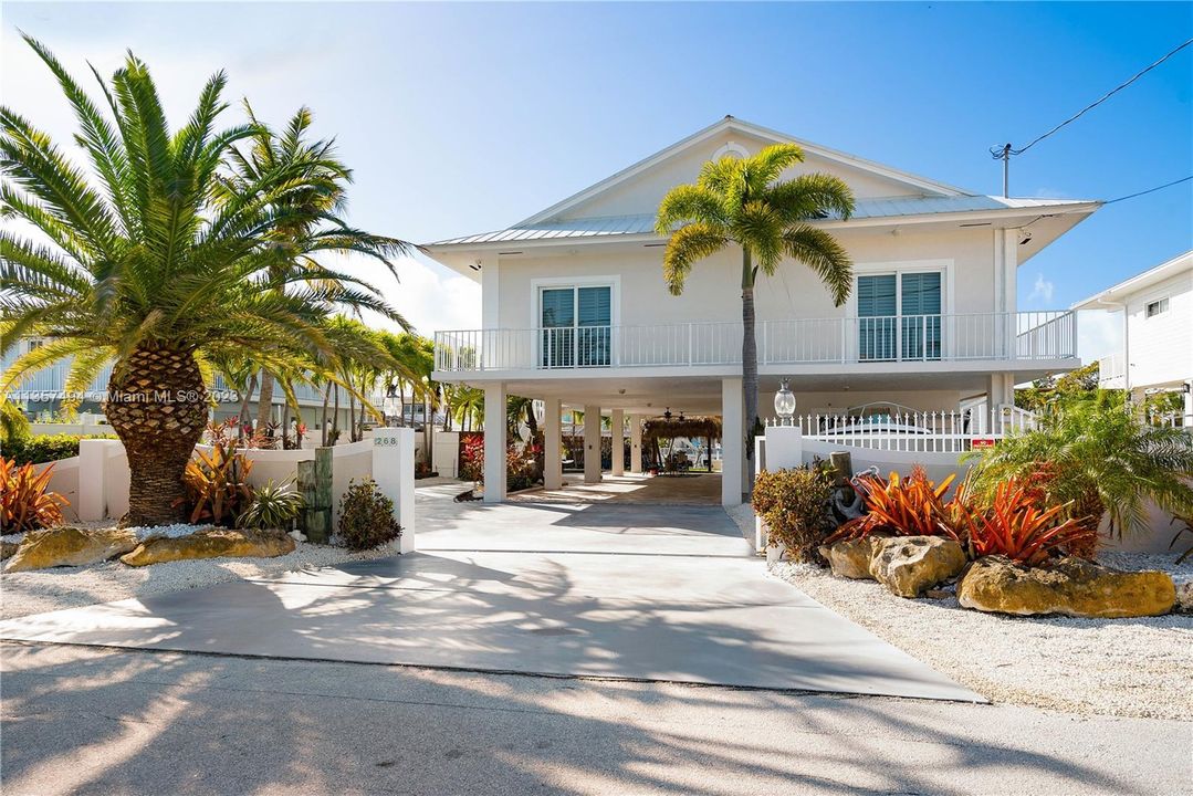 Recently Sold: $2,850,000 (4 beds, 3 baths, 2483 Square Feet)