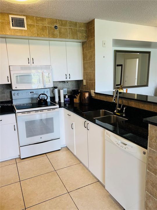 For Rent: $3,500 (2 beds, 2 baths, 1180 Square Feet)