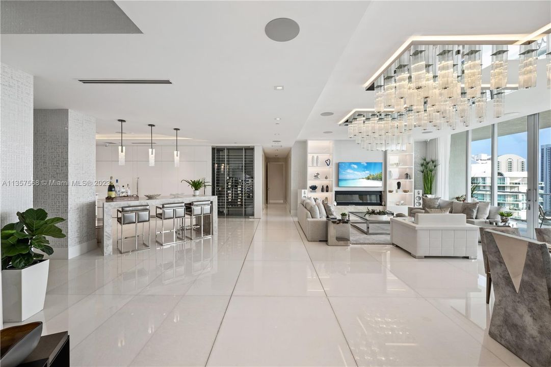 Recently Sold: $5,995,000 (4 beds, 4 baths, 3735 Square Feet)