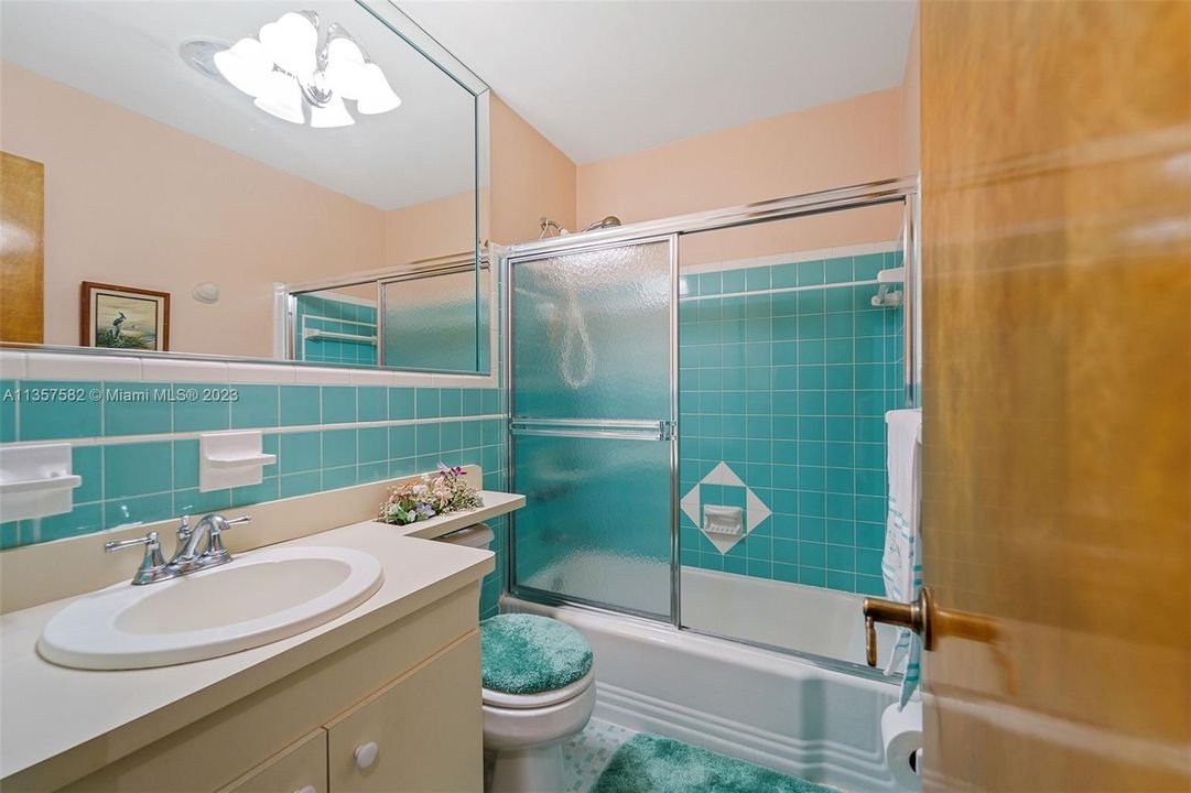 最近售出: $495,000 (3 贝兹, 2 浴室, 1227 平方英尺)