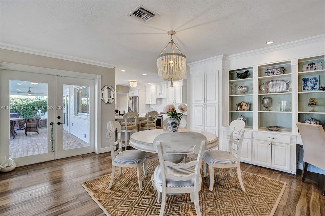 Recently Sold: $2,495,000 (3 beds, 3 baths, 2742 Square Feet)