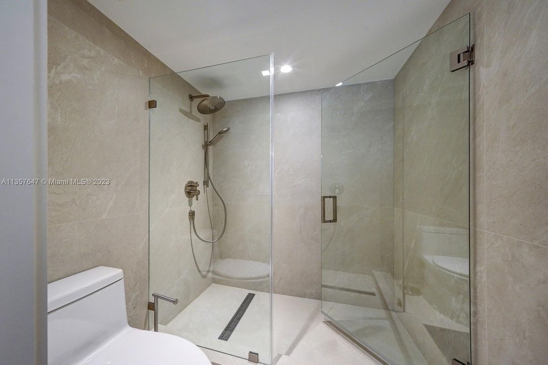 Vendido Recientemente: $3,190,000 (3 camas, 3 baños, 2755 Pies cuadrados)