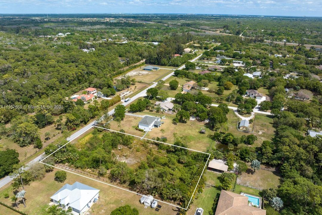 Vendido Recientemente: $334,900 (1.25 acres)