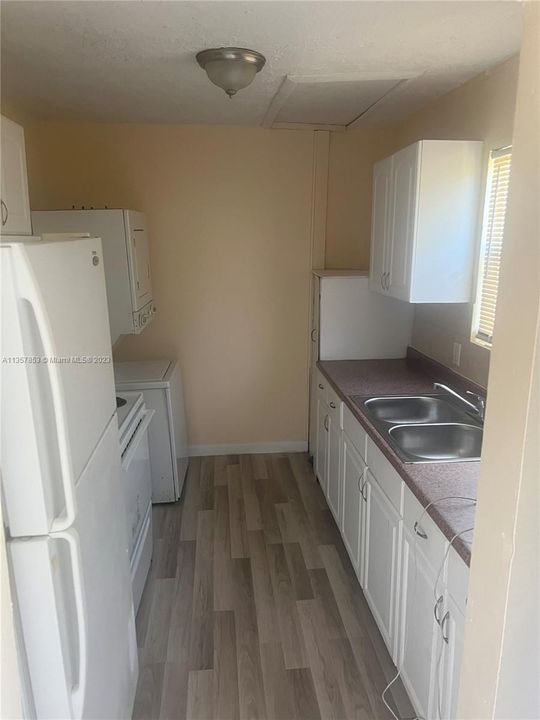 Recently Rented: $1,750 (3 beds, 1 baths, 816 Square Feet)