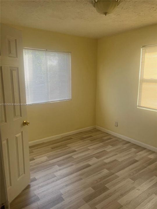 Recently Rented: $1,750 (3 beds, 1 baths, 816 Square Feet)