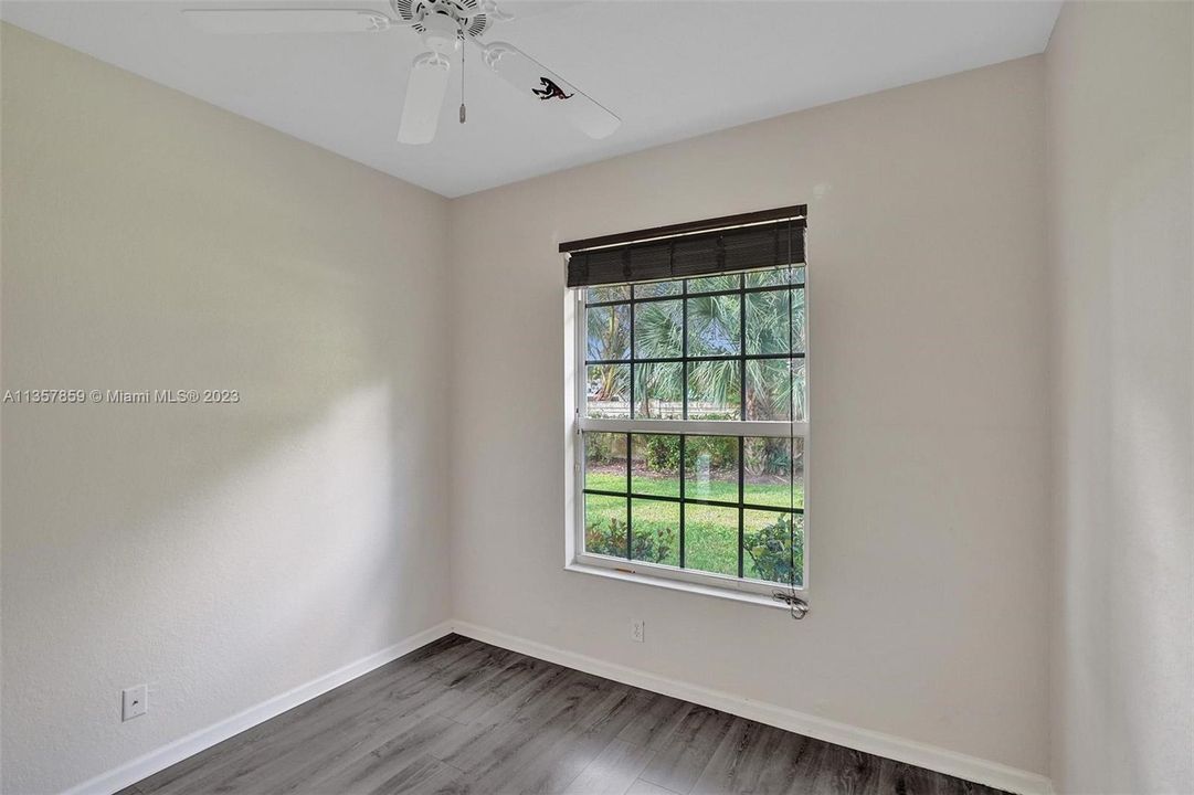 Recently Sold: $389,000 (3 beds, 2 baths, 1317 Square Feet)