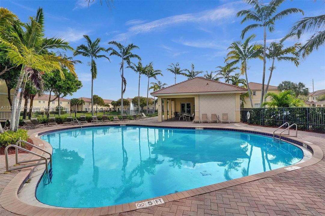 Recently Sold: $389,000 (3 beds, 2 baths, 1317 Square Feet)