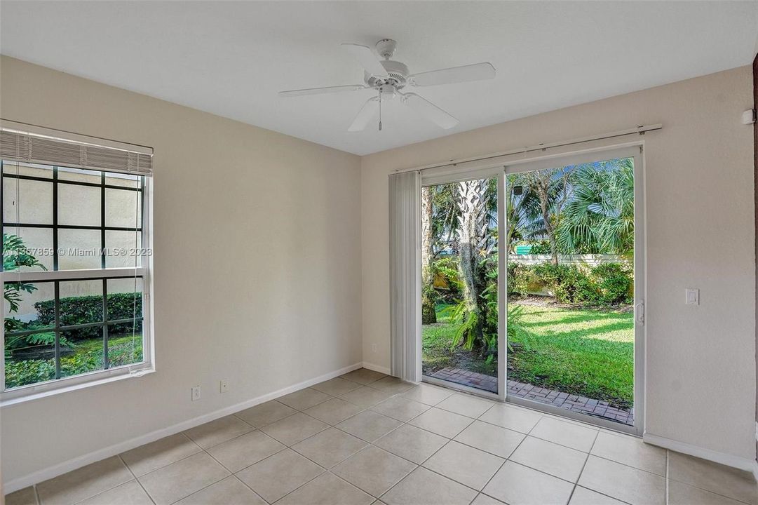 Recently Sold: $389,000 (3 beds, 2 baths, 1317 Square Feet)