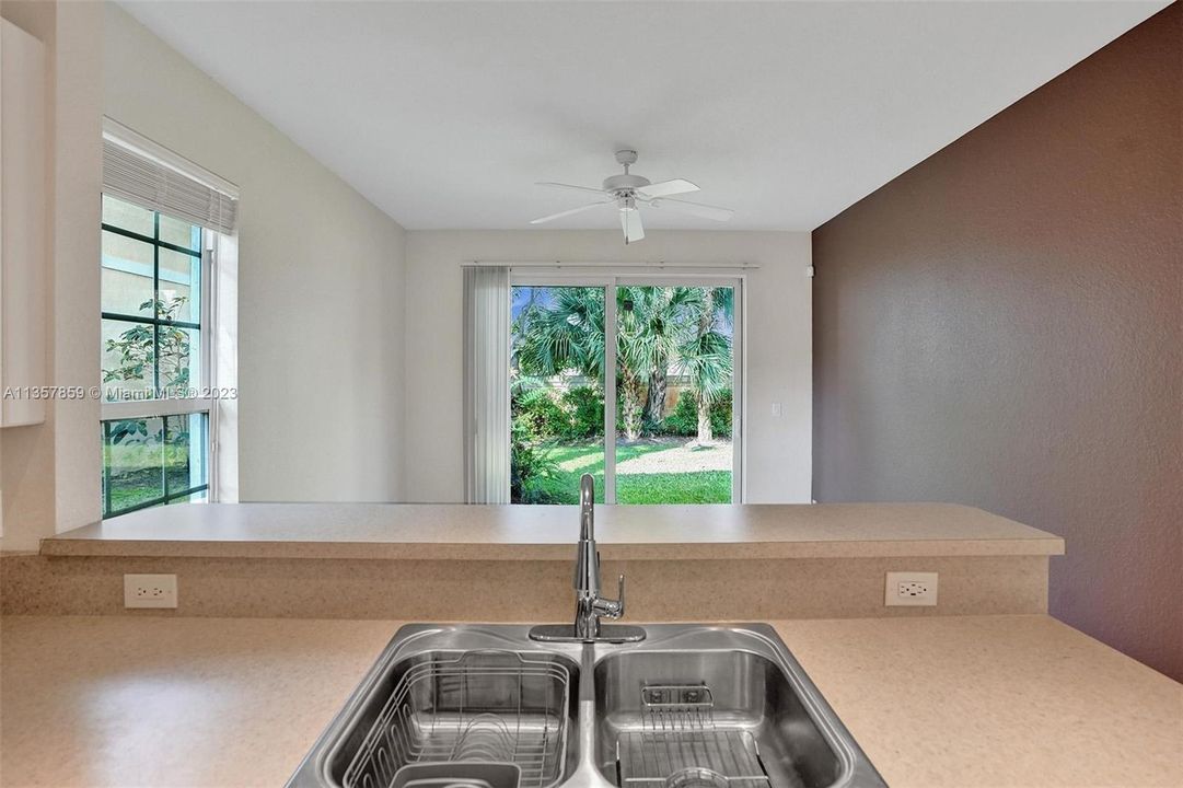 Recently Sold: $389,000 (3 beds, 2 baths, 1317 Square Feet)