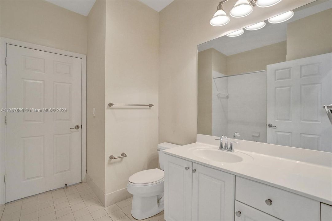 Recently Sold: $389,000 (3 beds, 2 baths, 1317 Square Feet)