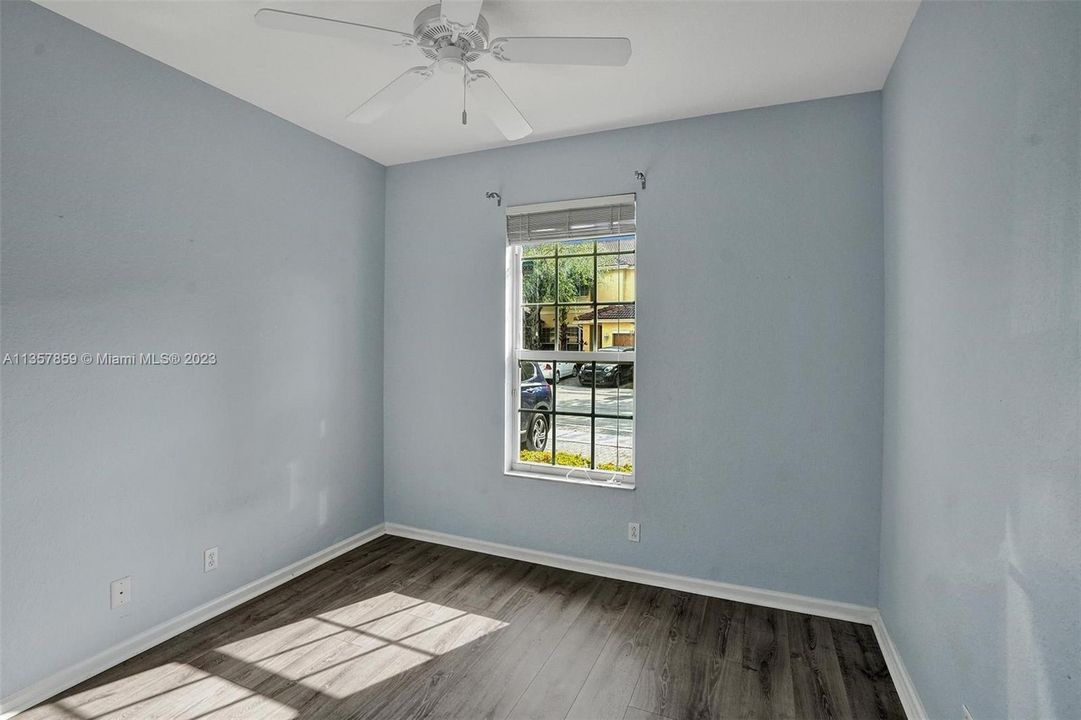 Recently Sold: $389,000 (3 beds, 2 baths, 1317 Square Feet)