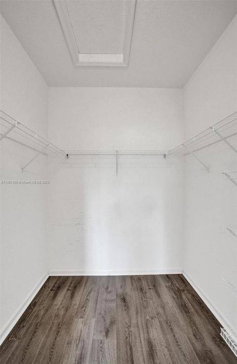 Recently Sold: $389,000 (3 beds, 2 baths, 1317 Square Feet)