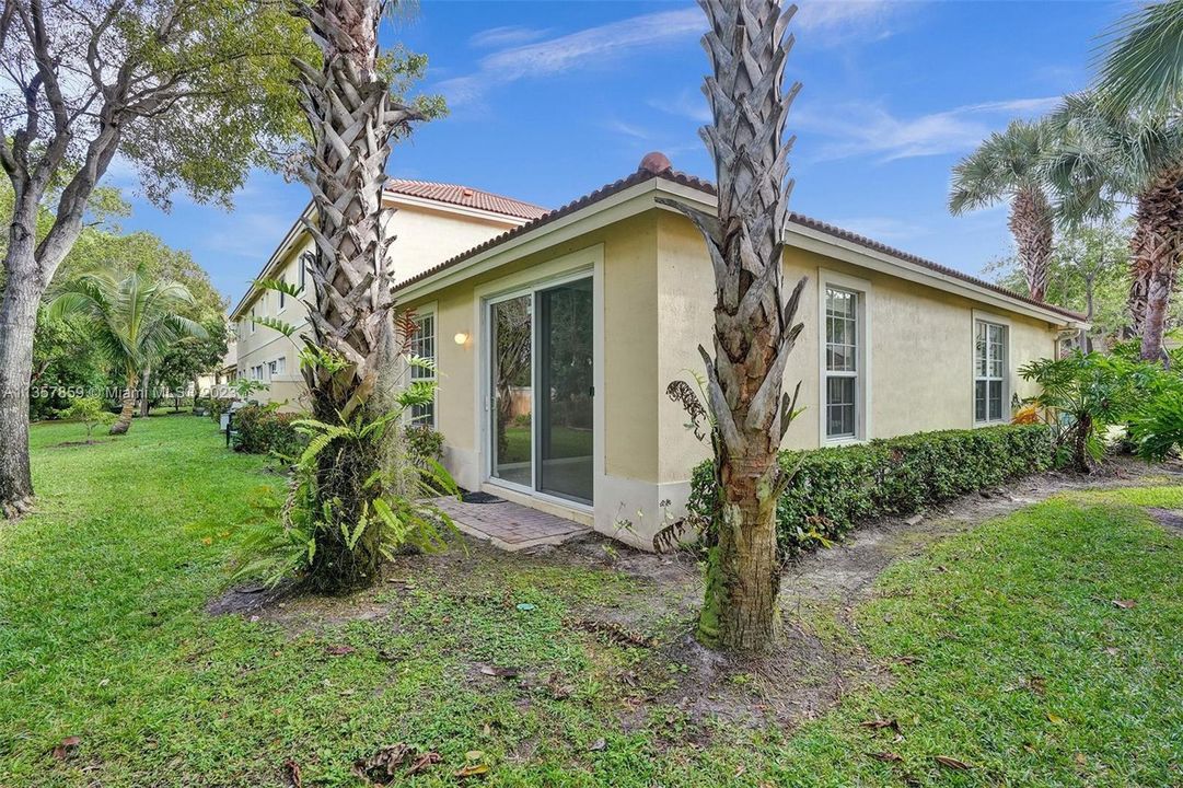 Recently Sold: $389,000 (3 beds, 2 baths, 1317 Square Feet)