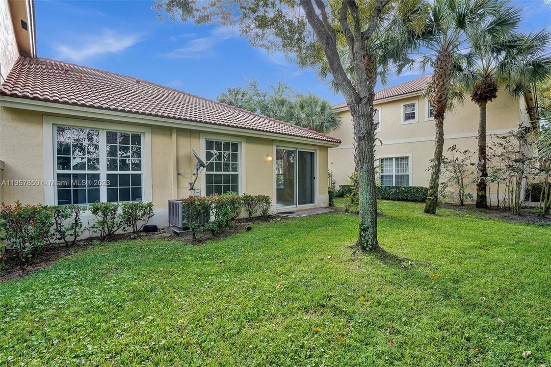 Recently Sold: $389,000 (3 beds, 2 baths, 1317 Square Feet)