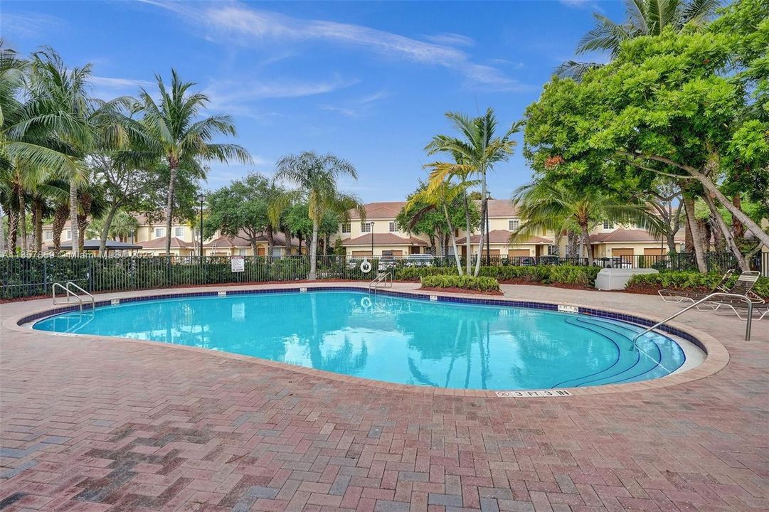 Recently Sold: $389,000 (3 beds, 2 baths, 1317 Square Feet)