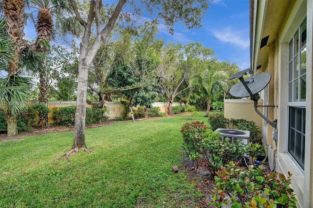 Recently Sold: $389,000 (3 beds, 2 baths, 1317 Square Feet)