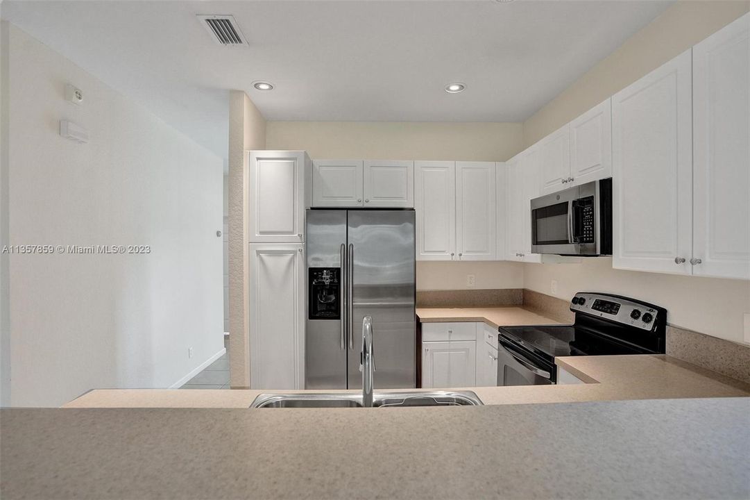 Recently Sold: $389,000 (3 beds, 2 baths, 1317 Square Feet)