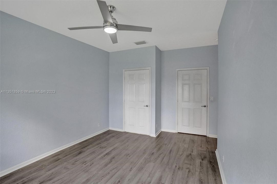 Recently Sold: $389,000 (3 beds, 2 baths, 1317 Square Feet)