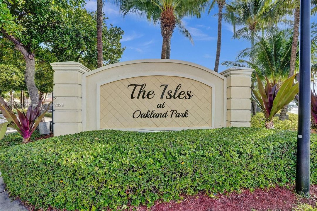 Recently Sold: $389,000 (3 beds, 2 baths, 1317 Square Feet)