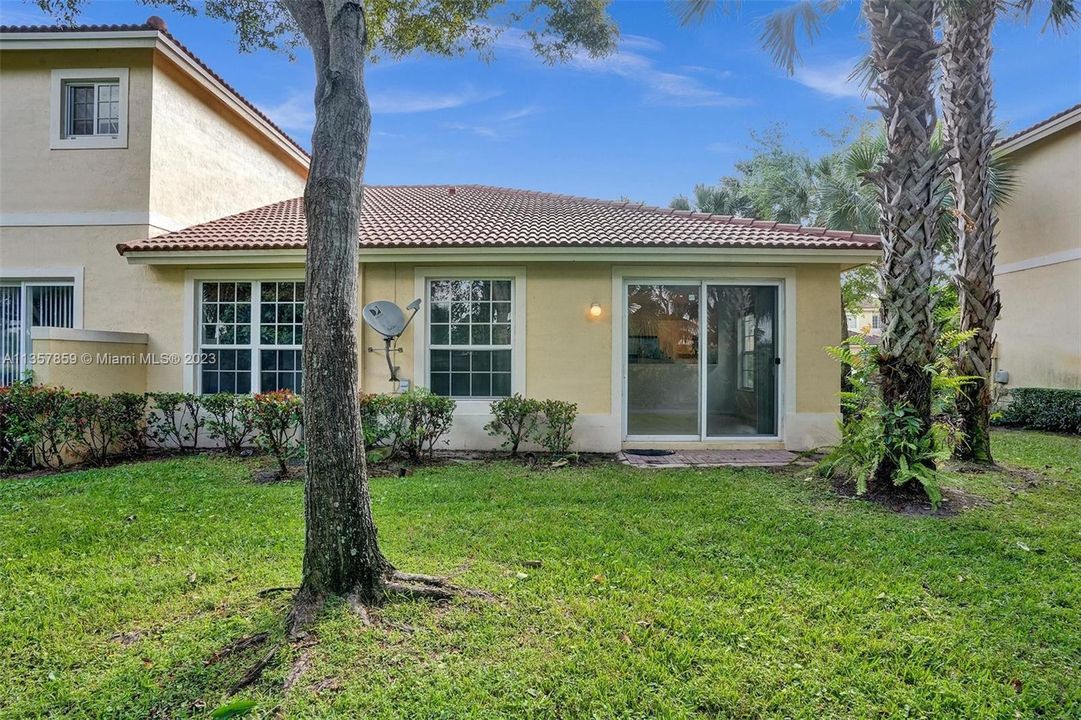 Recently Sold: $389,000 (3 beds, 2 baths, 1317 Square Feet)