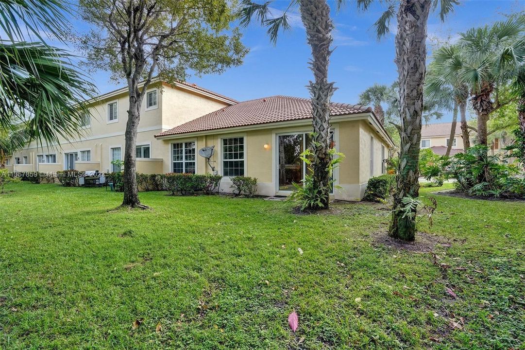 Recently Sold: $389,000 (3 beds, 2 baths, 1317 Square Feet)