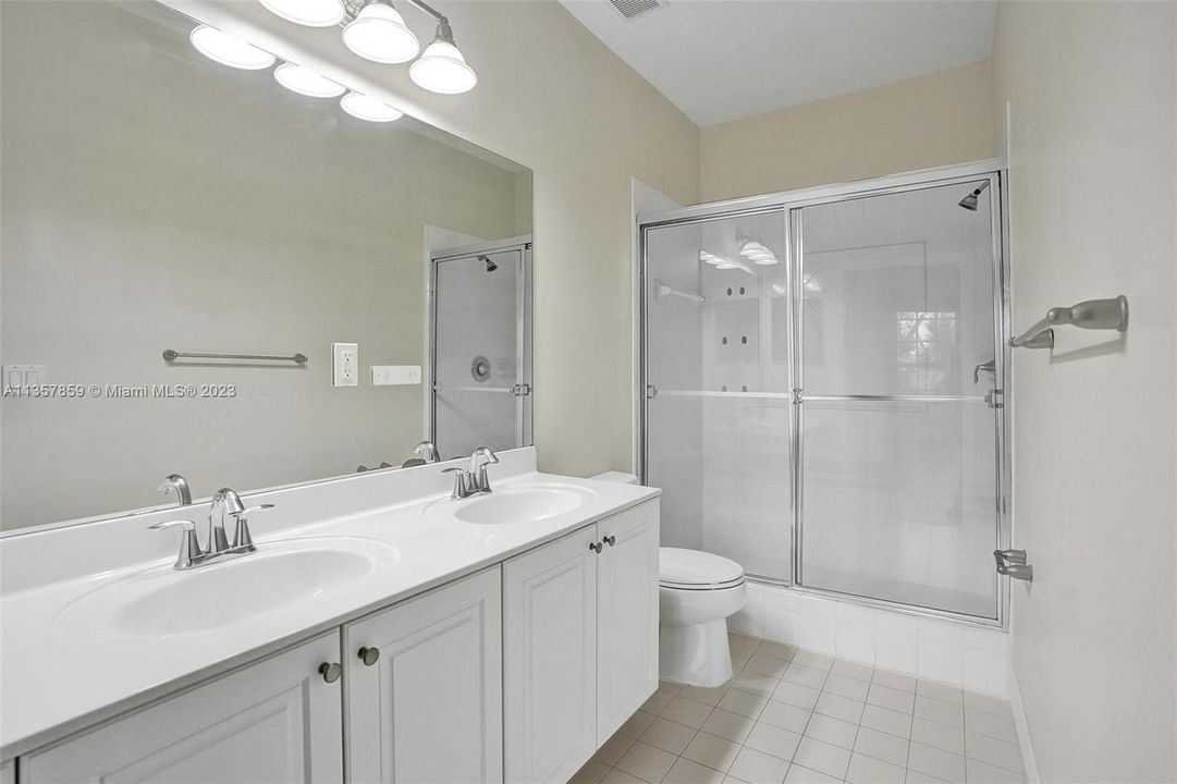 Recently Sold: $389,000 (3 beds, 2 baths, 1317 Square Feet)