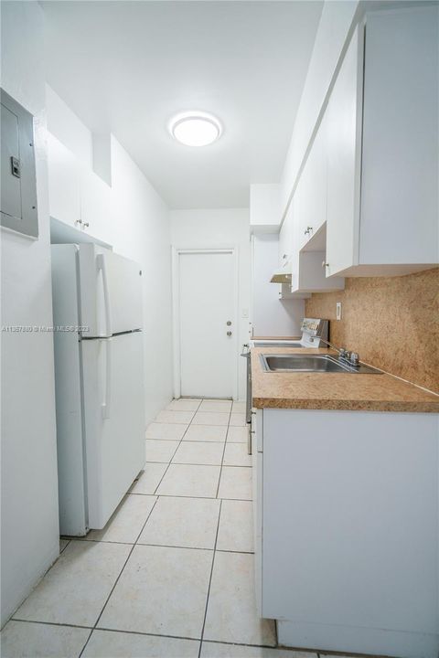 Recently Rented: $1,900 (1 beds, 1 baths, 705 Square Feet)