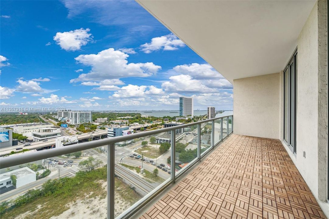 Recently Sold: $479,000 (1 beds, 1 baths, 735 Square Feet)