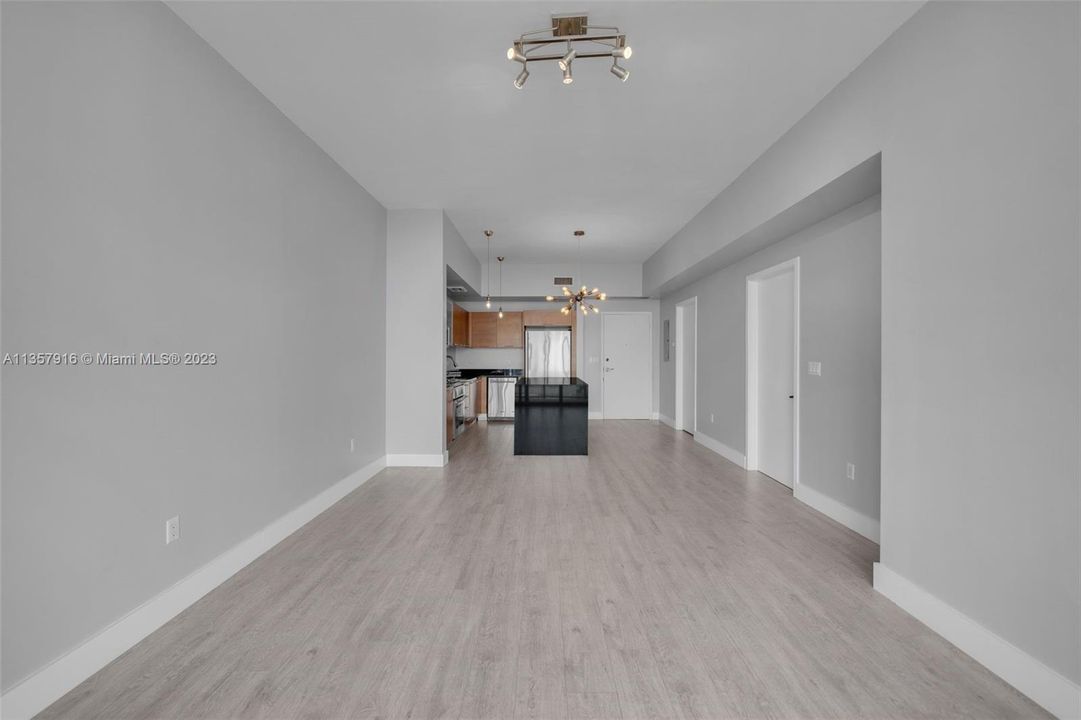 Recently Sold: $479,000 (1 beds, 1 baths, 735 Square Feet)