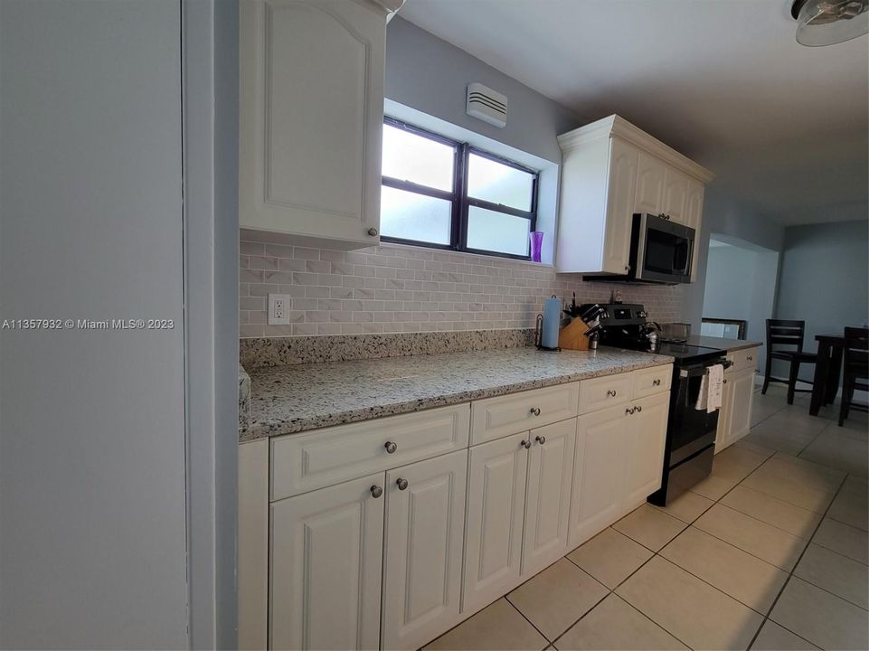 For Rent: $2,800 (3 beds, 2 baths, 1134 Square Feet)