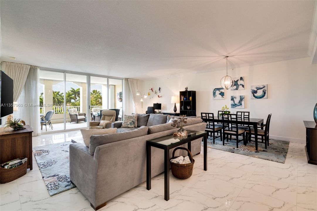 Recently Sold: $1,895,000 (2 beds, 2 baths, 2060 Square Feet)