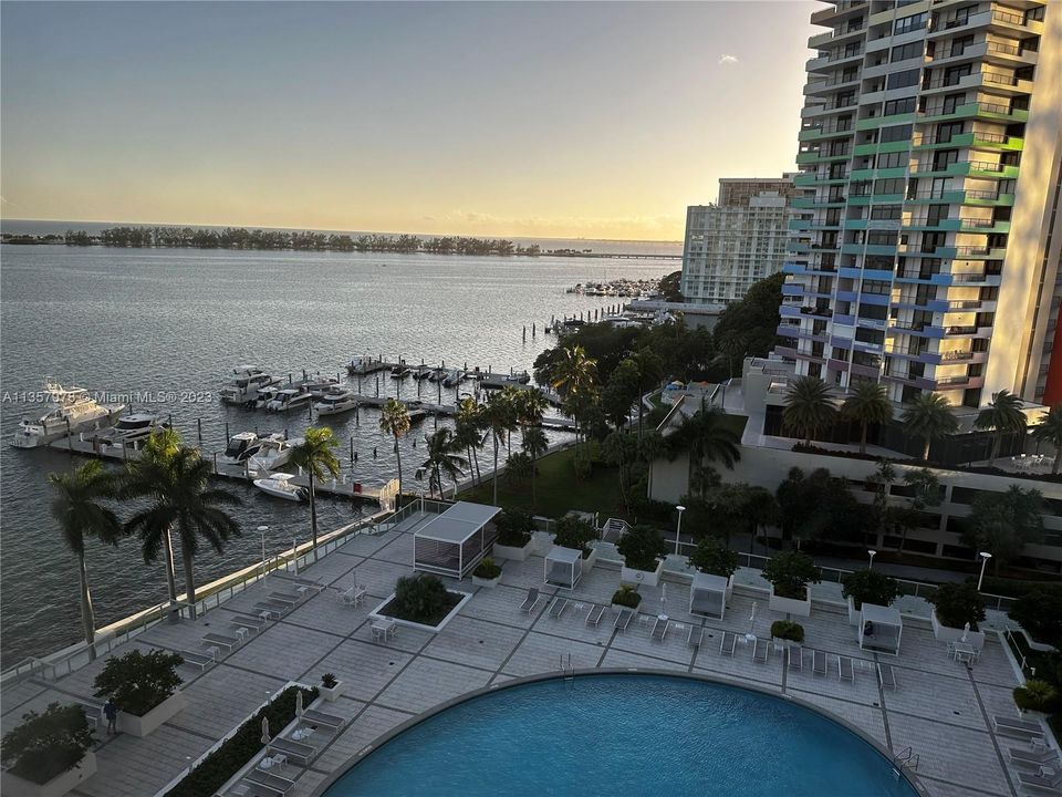 Recently Sold: $1,600,000 (3 beds, 2 baths, 1869 Square Feet)
