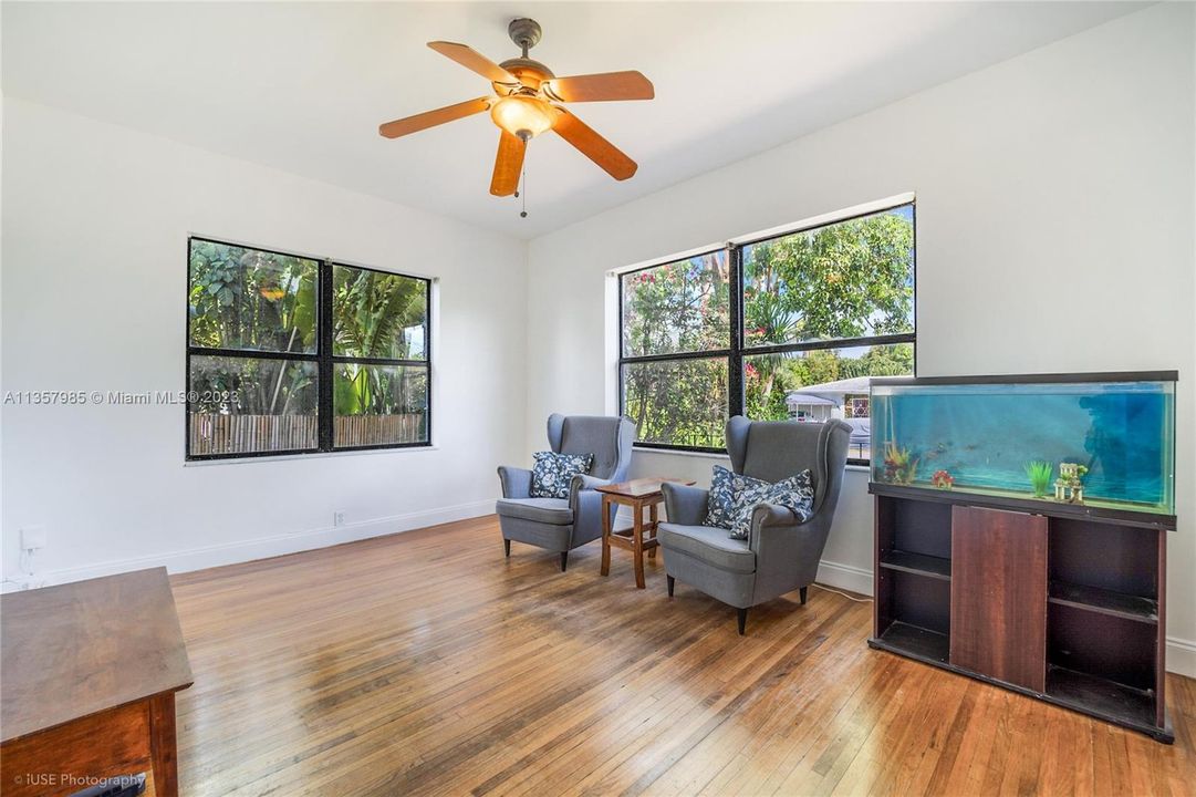 Recently Sold: $1,799,000 (4 beds, 2 baths, 2334 Square Feet)