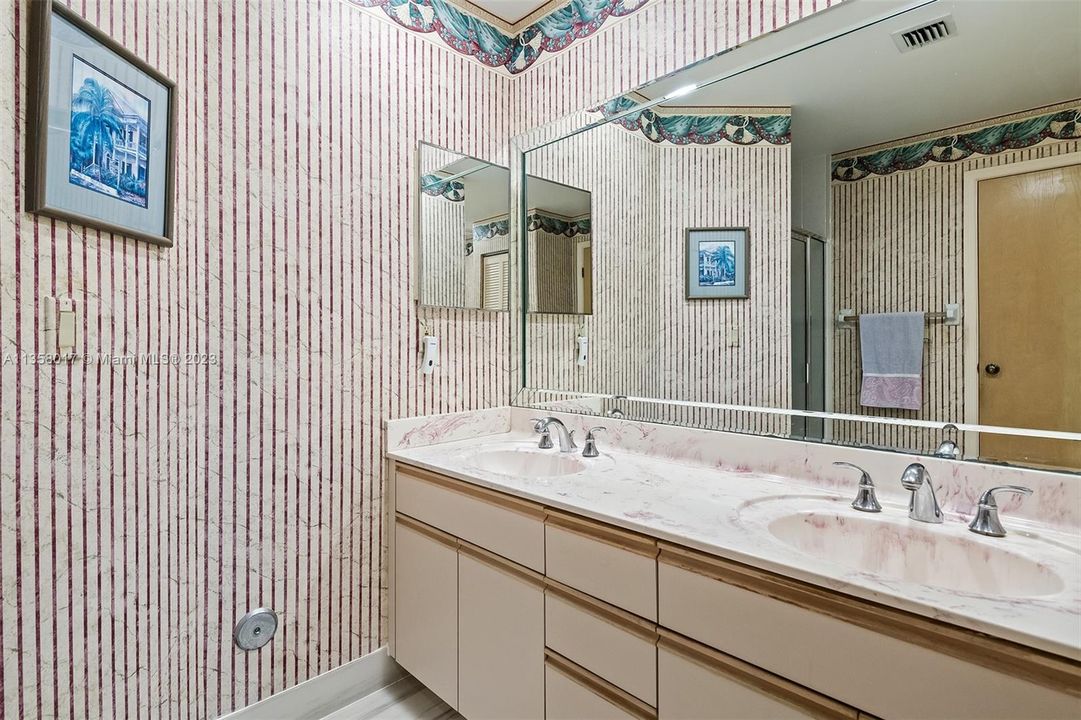 Недавно продано: $689,000 (3 спален, 2 ванн, 1956 Квадратных фут)