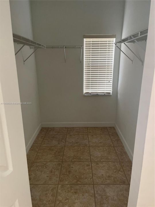 Recently Rented: $3,800 (3 beds, 2 baths, 1681 Square Feet)