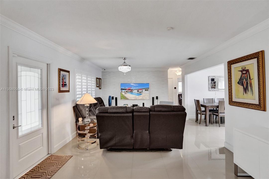 Recently Sold: $659,000 (3 beds, 2 baths, 1000 Square Feet)