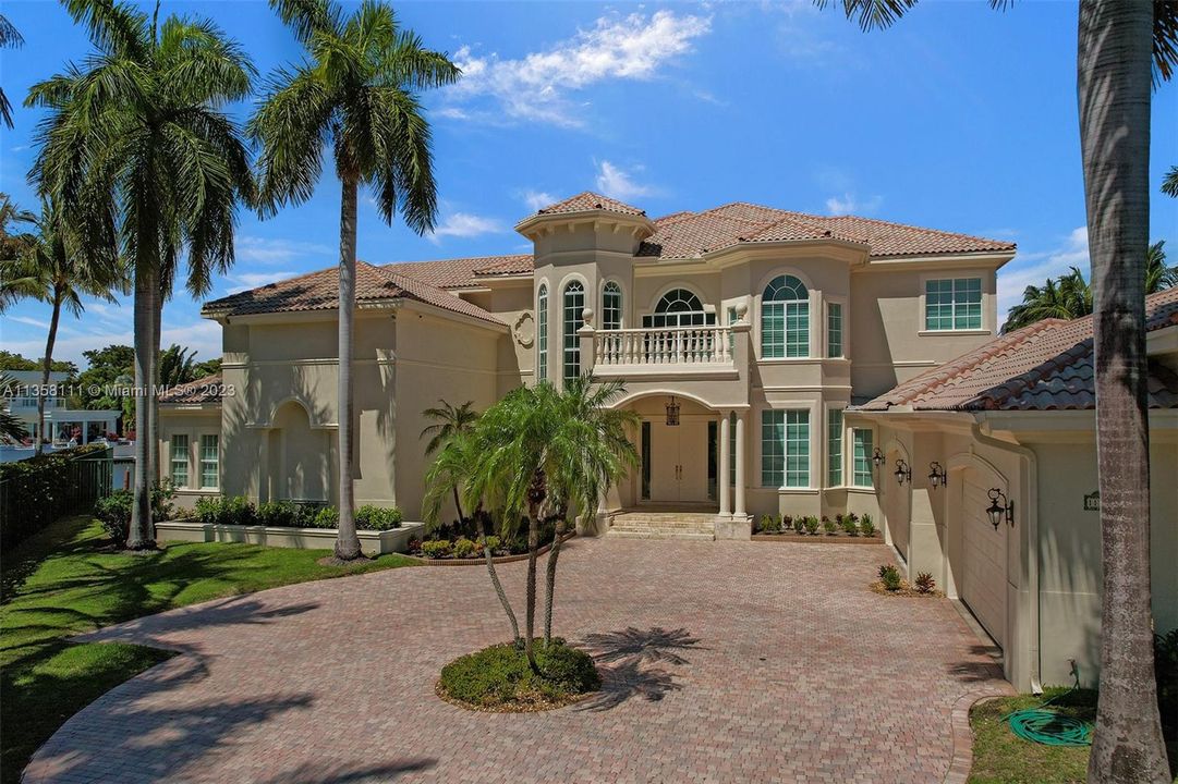 For Sale: $9,000,000 (7 beds, 7 baths, 7066 Square Feet)