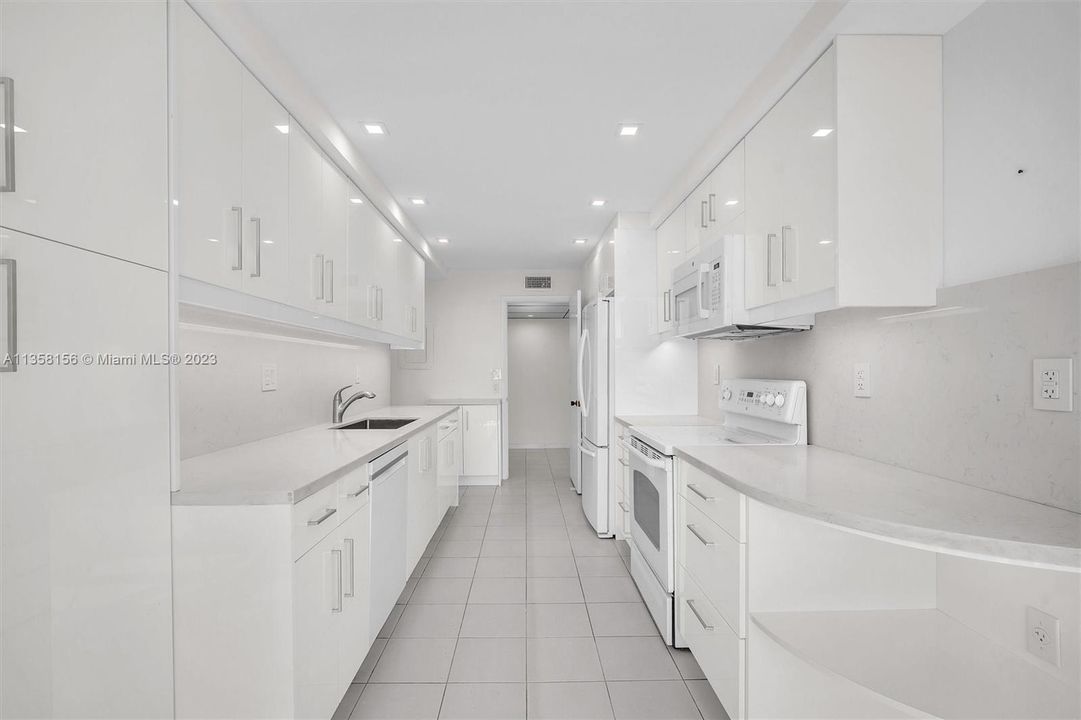Recently Sold: $1,475,000 (2 beds, 2 baths, 1782 Square Feet)