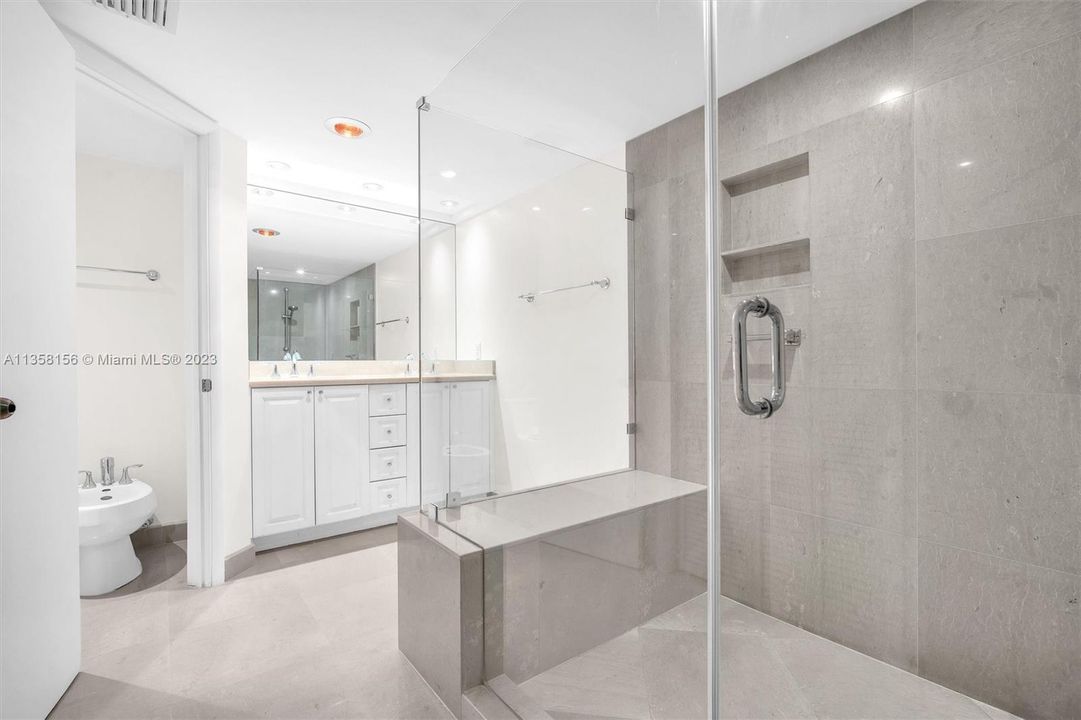 Recently Sold: $1,475,000 (2 beds, 2 baths, 1782 Square Feet)