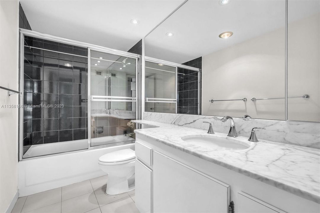 Recently Sold: $1,475,000 (2 beds, 2 baths, 1782 Square Feet)