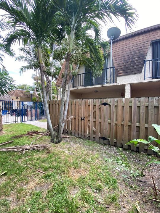 Recently Rented: $2,150 (2 beds, 1 baths, 1110 Square Feet)