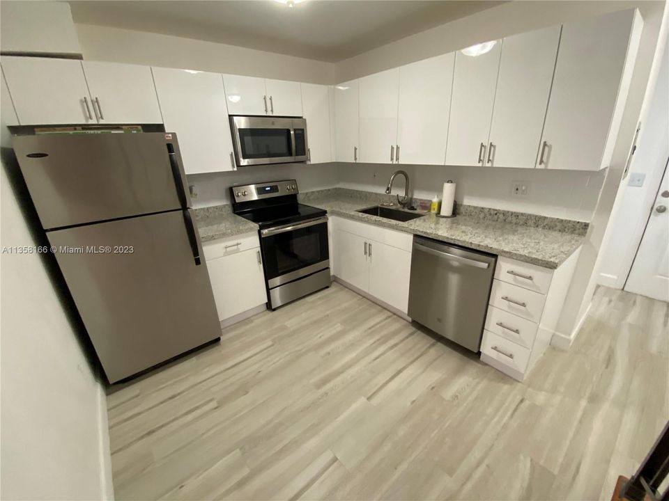 Recently Rented: $2,150 (2 beds, 1 baths, 1110 Square Feet)