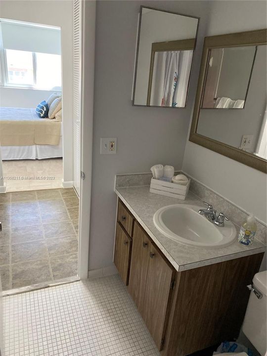 Недавно арендовано: $2,300 (1 спален, 1 ванн, 840 Квадратных фут)
