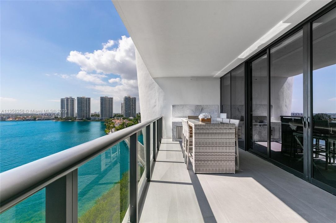 Recently Sold: $3,450,000 (3 beds, 4 baths, 2750 Square Feet)