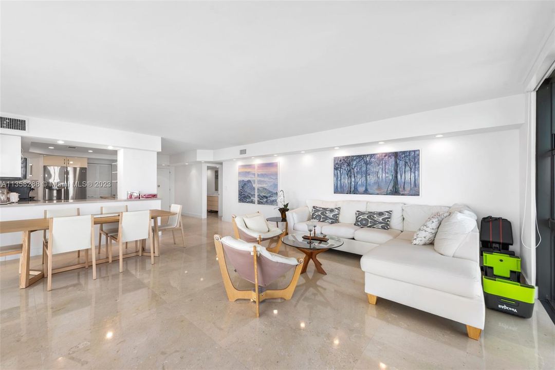 Recently Sold: $2,150,000 (3 beds, 2 baths, 1782 Square Feet)