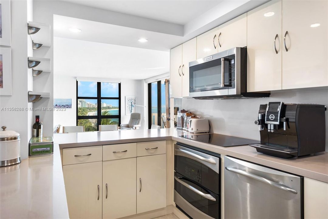 Recently Sold: $2,150,000 (3 beds, 2 baths, 1782 Square Feet)