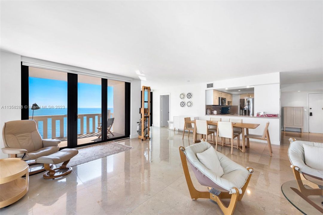 Recently Sold: $2,150,000 (3 beds, 2 baths, 1782 Square Feet)