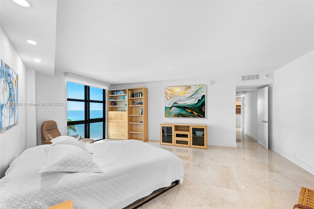 Recently Sold: $2,150,000 (3 beds, 2 baths, 1782 Square Feet)